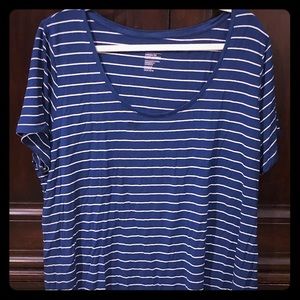 Michel studio blue striped T-shirt top scoop neck